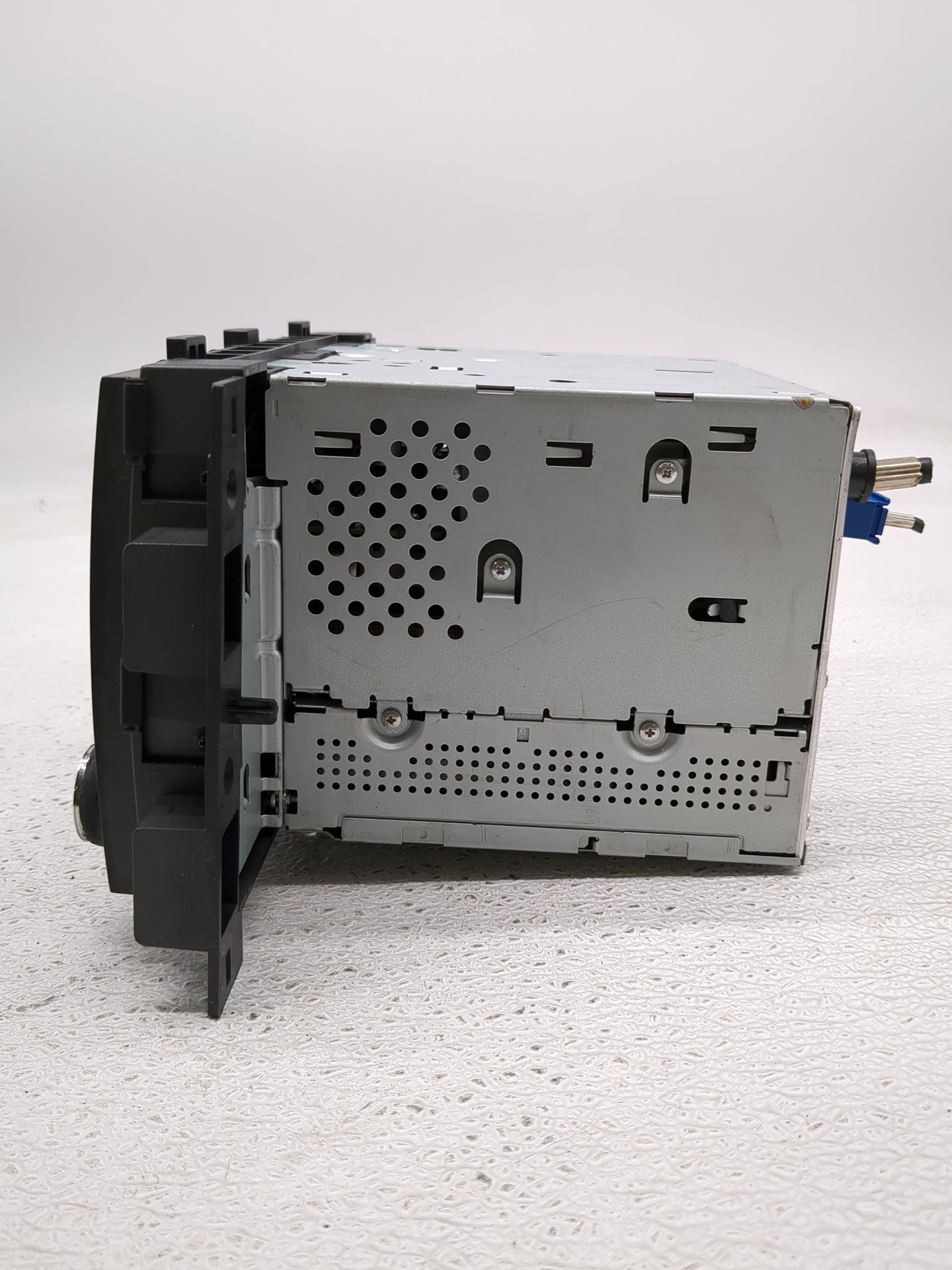 2009-2011 Cadillac Dts Radio AM FM Cd Player Receiver Replacement P/N:25993432 Fits Fits 2009 2010 2011 OEM Used Auto Parts 