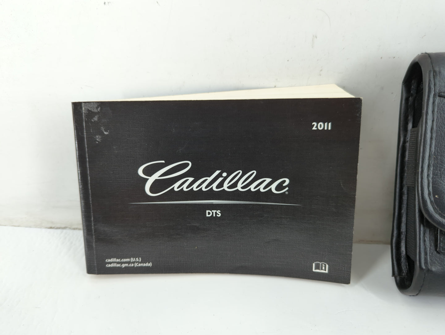 2011 Cadillac Dts Owners Manual Book Guide P/N:20934783 A OEM Used Auto Parts - Oemusedautoparts1.com