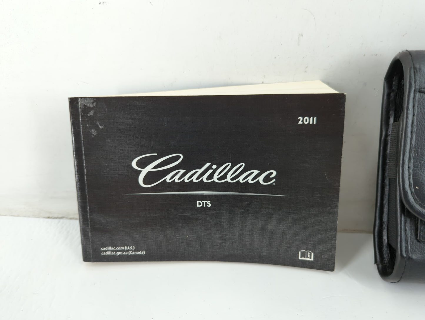 2011 Cadillac Dts Owners Manual Book Guide P/N:20934783 A OEM Used Auto Parts - Oemusedautoparts1.com