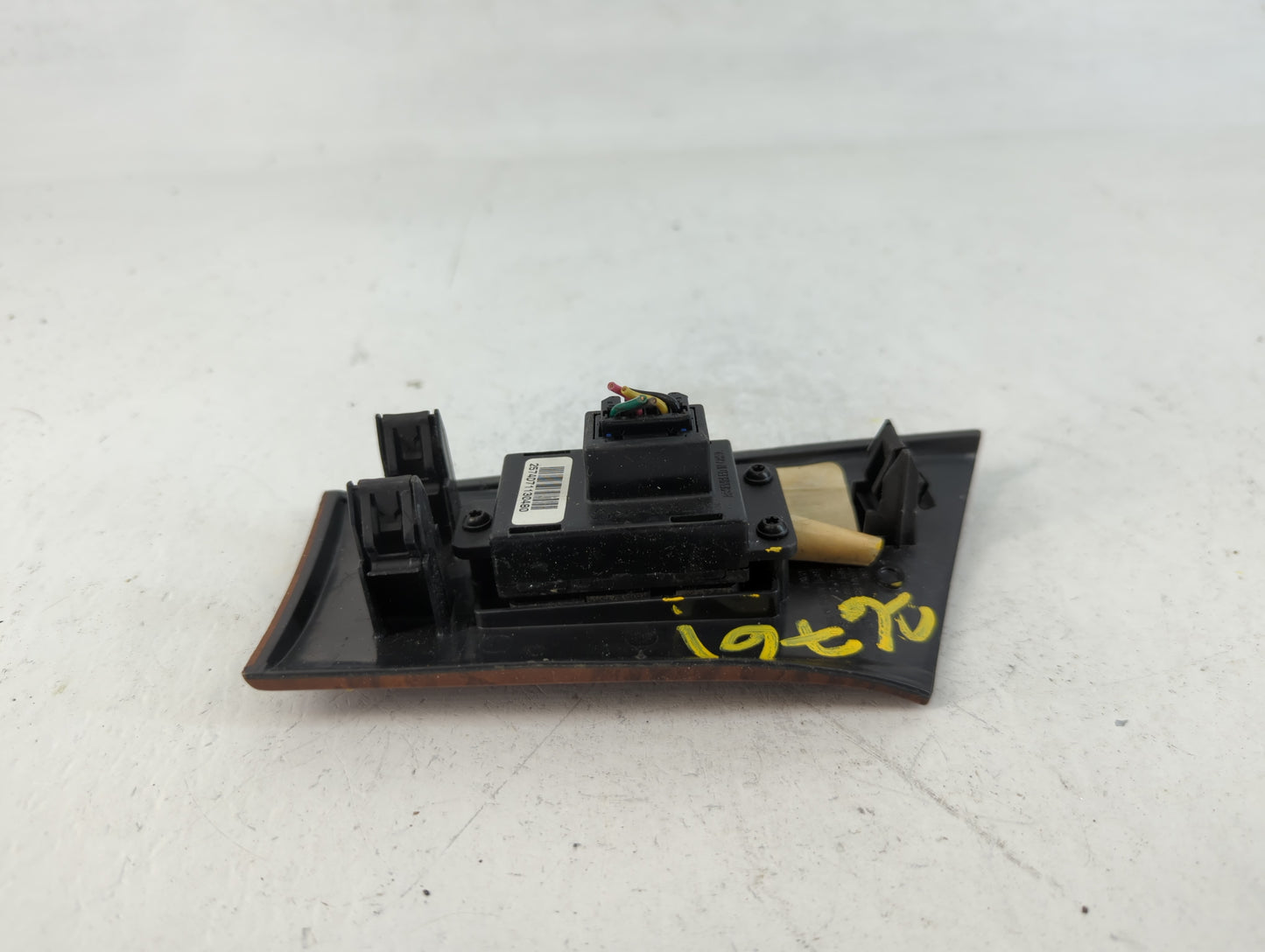2011 Cadillac Dts Passenger Right Power Window Switch - Oemusedautoparts1.com