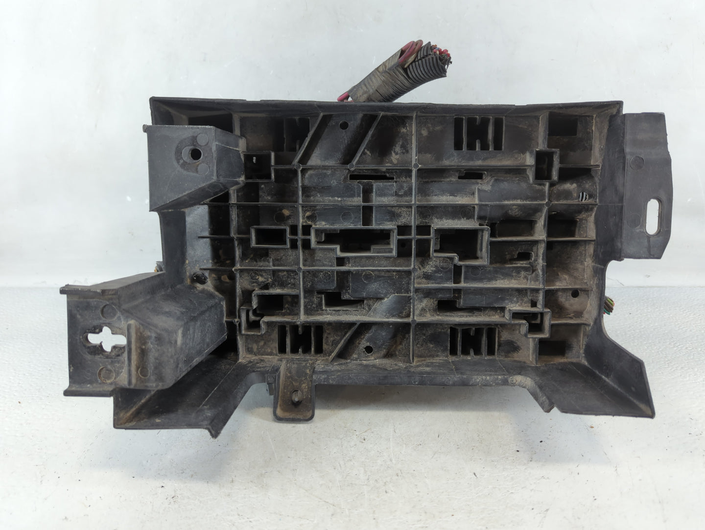 2010-2014 Cadillac Escalade Fusebox Fuse Box Panel Relay Module P/N:25941368 Fits Fits 2010 2011 2012 2013 2014 OEM Used Aut