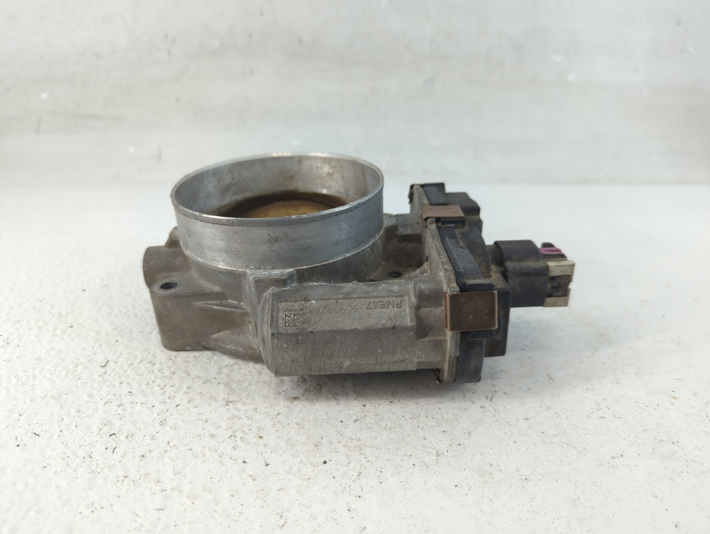 2009-2014 Cadillac Escalade Throttle Body P/N:RME87-3C Fits Fits 2009 2010 2011 2012 2013 2014 2015 OEM Used Auto Parts - Oe