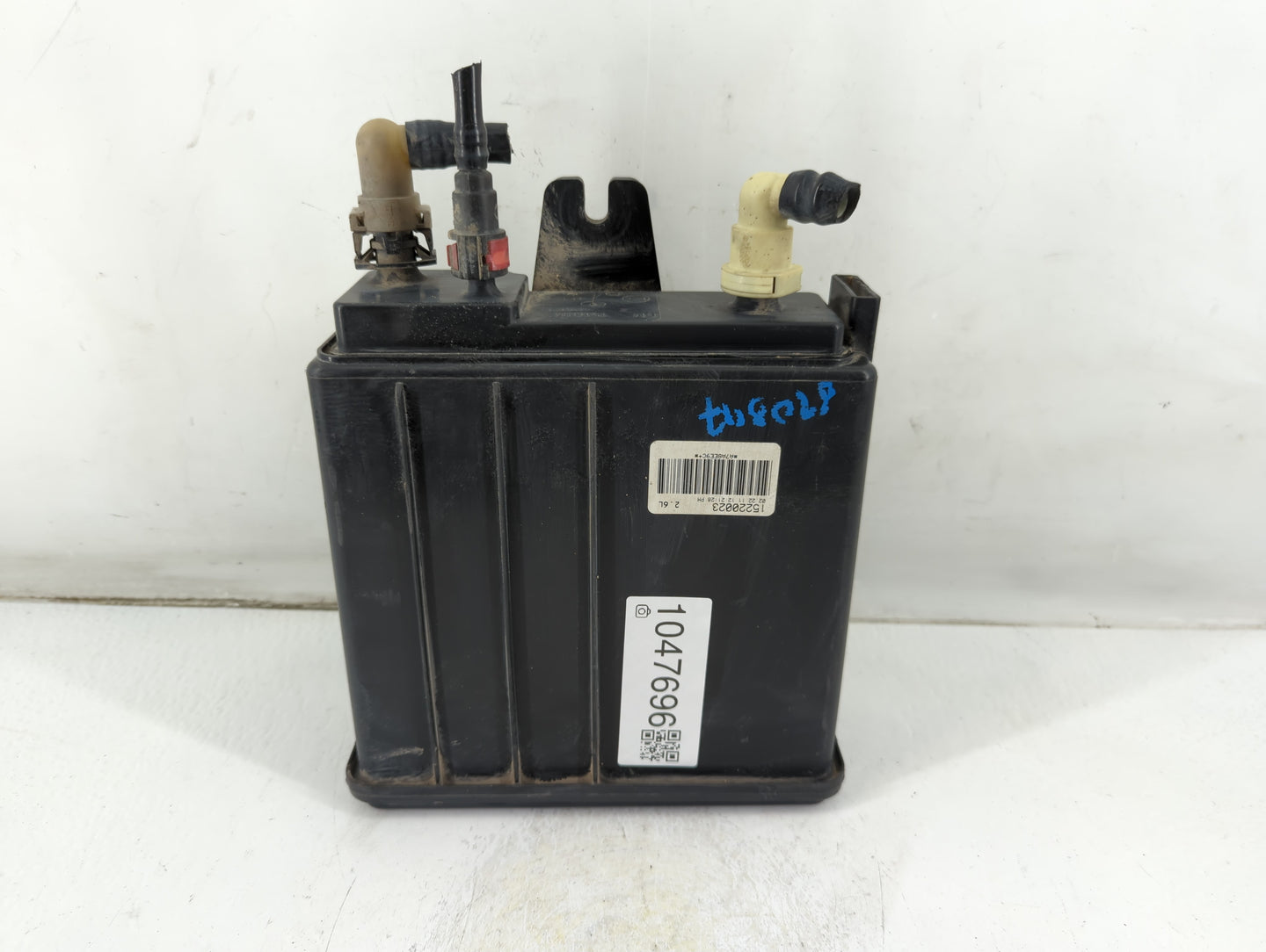 2011 Cadillac Escalade Fuel Vapor Charcoal Canister - Oemusedautoparts1.com