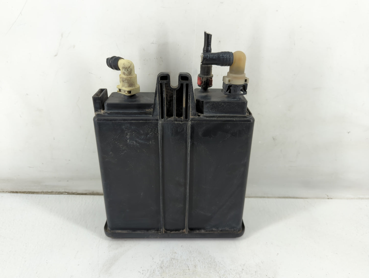 2011 Cadillac Escalade Fuel Vapor Charcoal Canister - Oemusedautoparts1.com