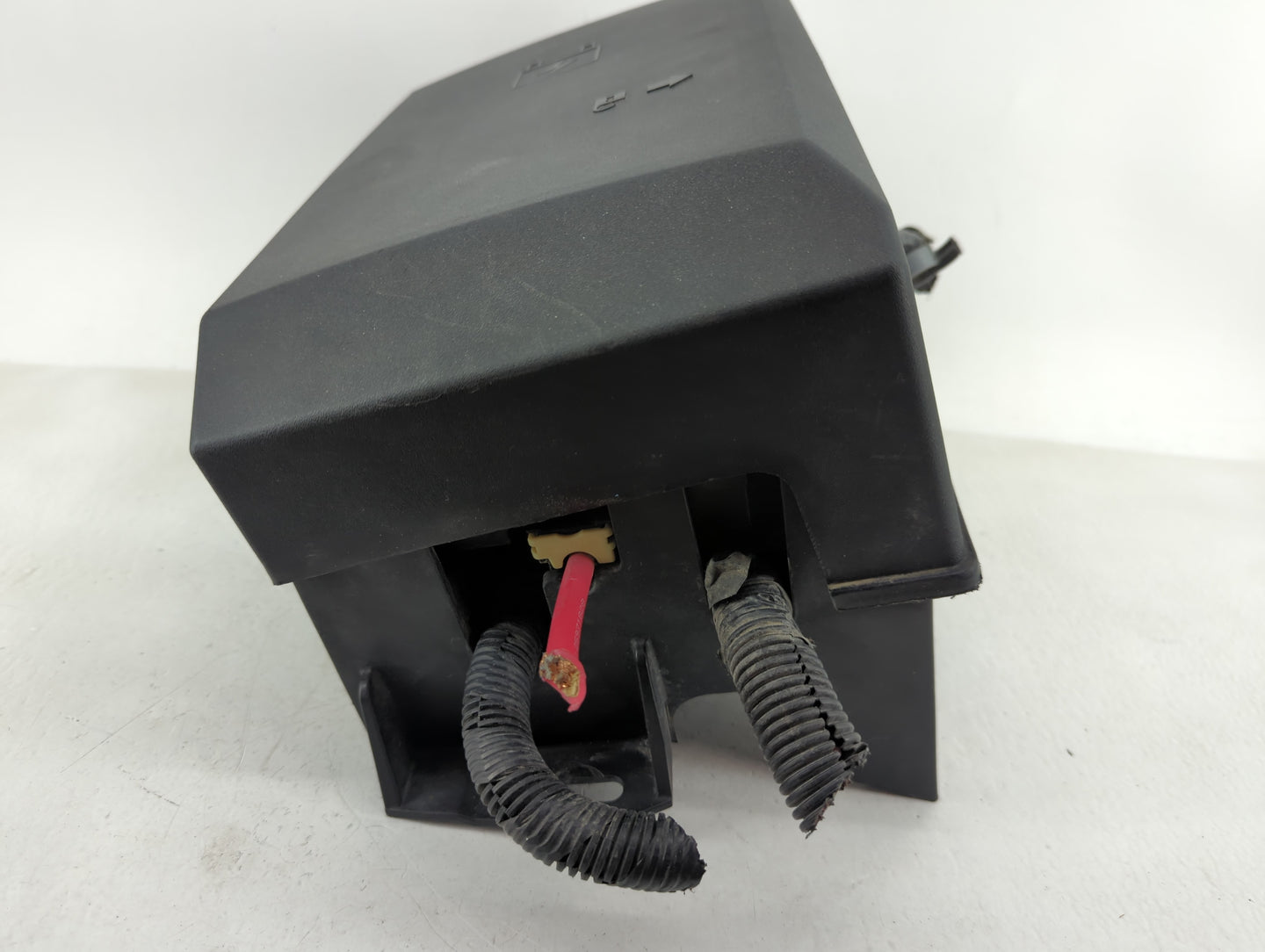 2010-2014 Cadillac Escalade Fusebox Fuse Box Panel Relay Module P/N:25941368_01 Fits Fits 2010 2011 2012 2013 2014 OEM Used 