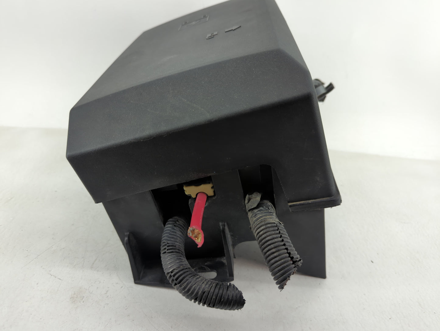 2010-2014 Cadillac Escalade Fusebox Fuse Box Panel Relay Module P/N:25941368_01 Fits Fits 2010 2011 2012 2013 2014 OEM Used 
