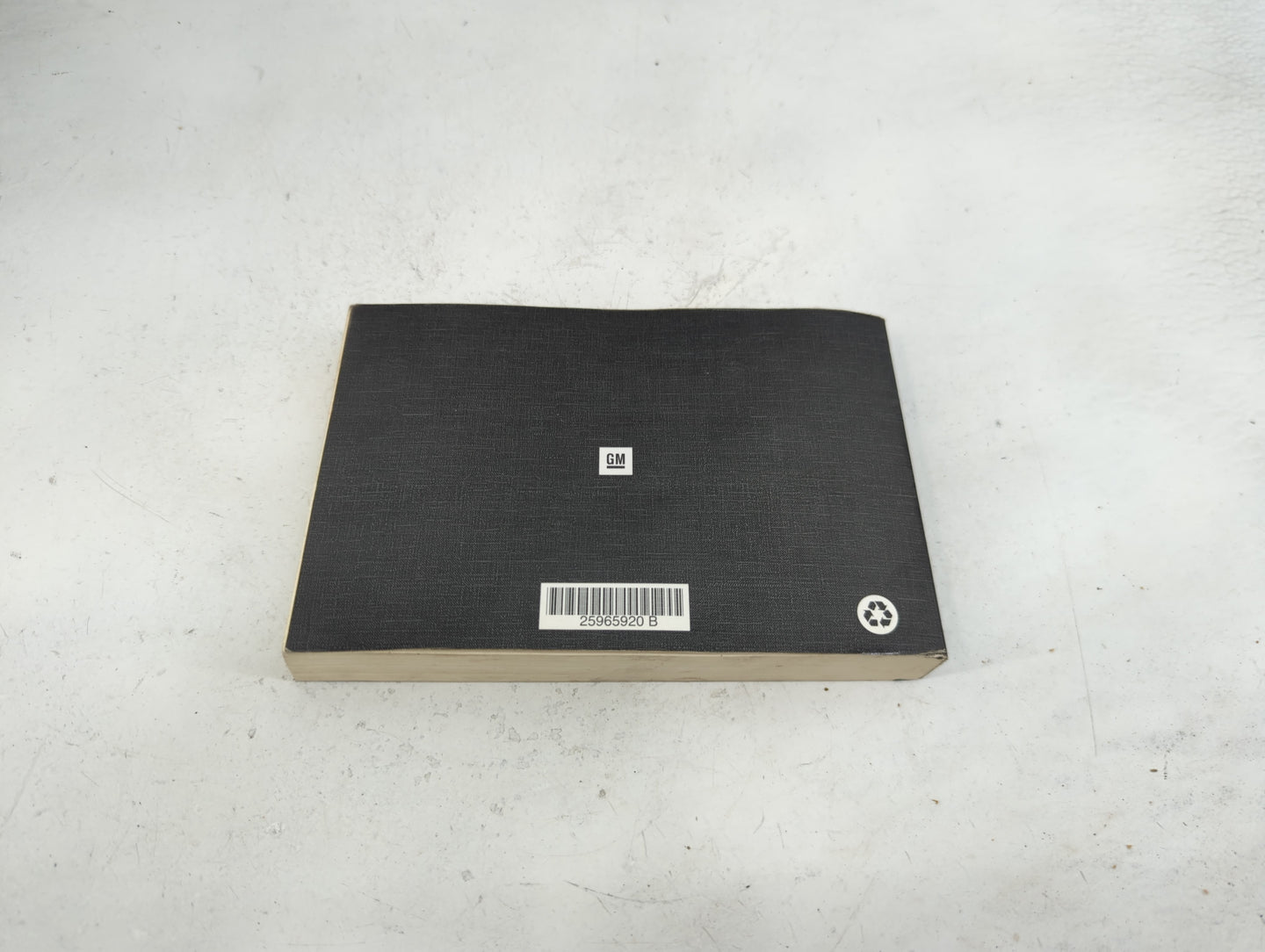 2011 Cadillac Escalade Owners Manual Book Guide P/N:25965920 OEM Used Auto Parts - Oemusedautoparts1.com
