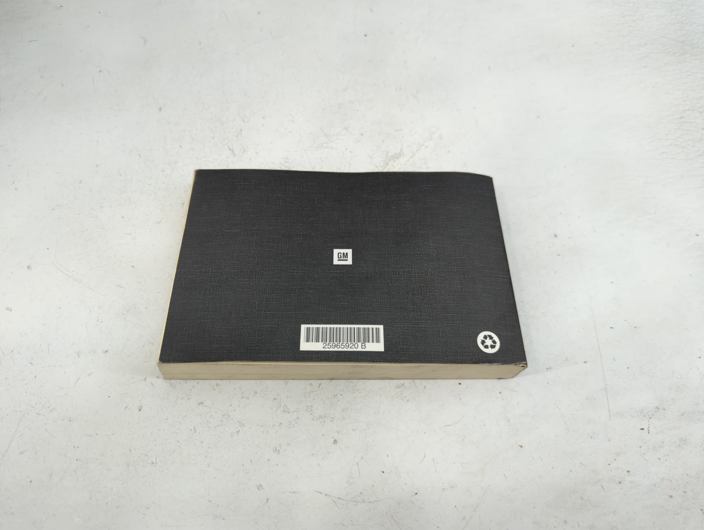 2011 Cadillac Escalade Owners Manual Book Guide P/N:25965920 OEM Used Auto Parts - Oemusedautoparts1.com