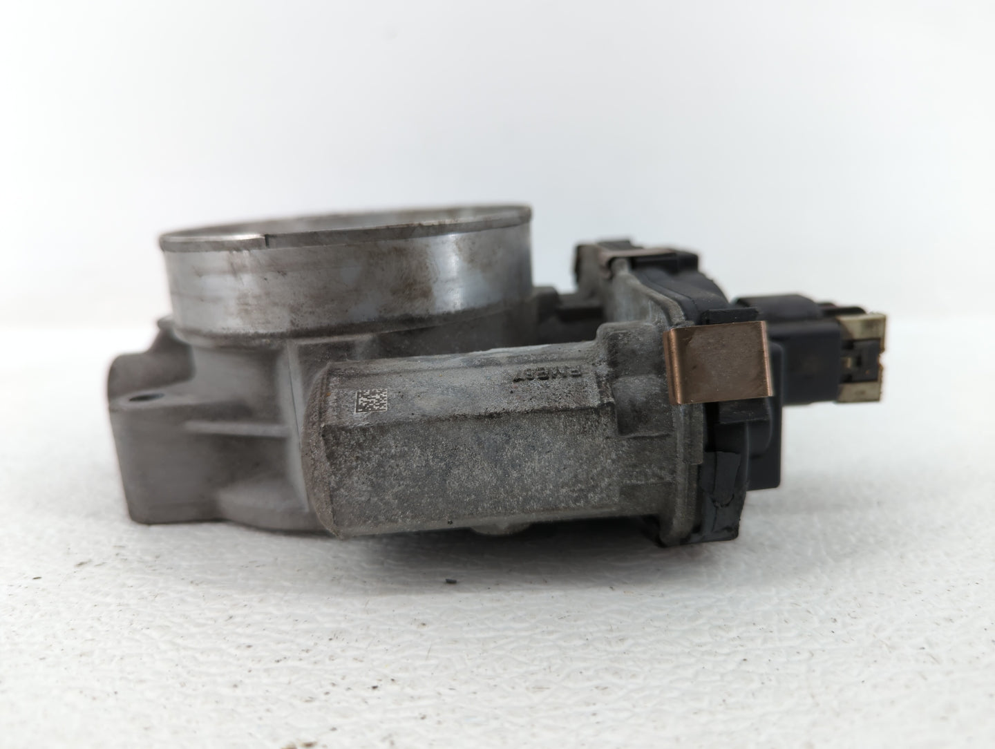 2009-2014 Cadillac Escalade Throttle Body P/N:RME87-3C9992 Fits Fits 2009 2010 2011 2012 2013 2014 2015 OEM Used Auto Parts 