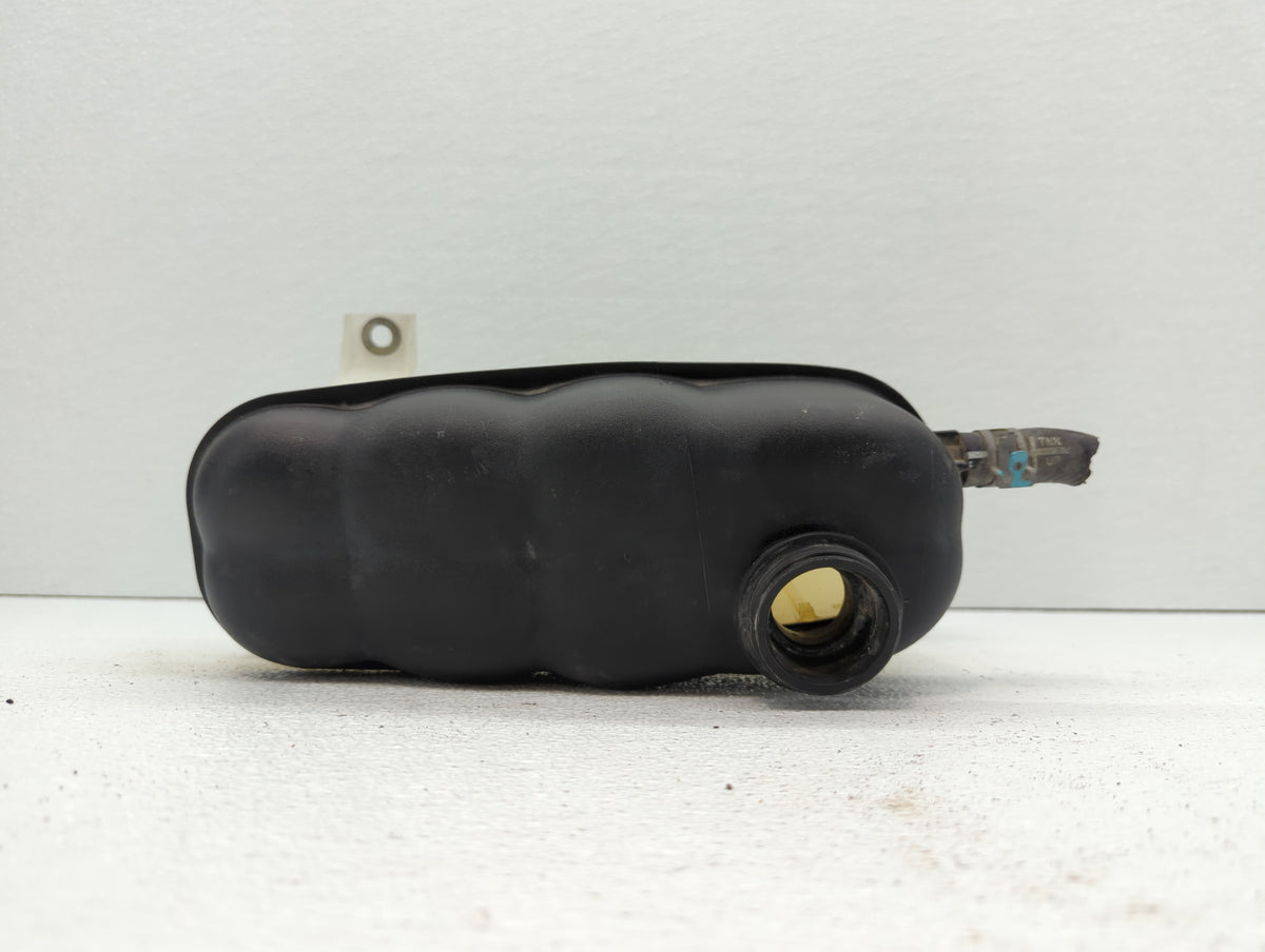 2007 Cadillac Escalade Radiator Coolant Overflow Expansion Tank Bottle - Oemusedautoparts1.com