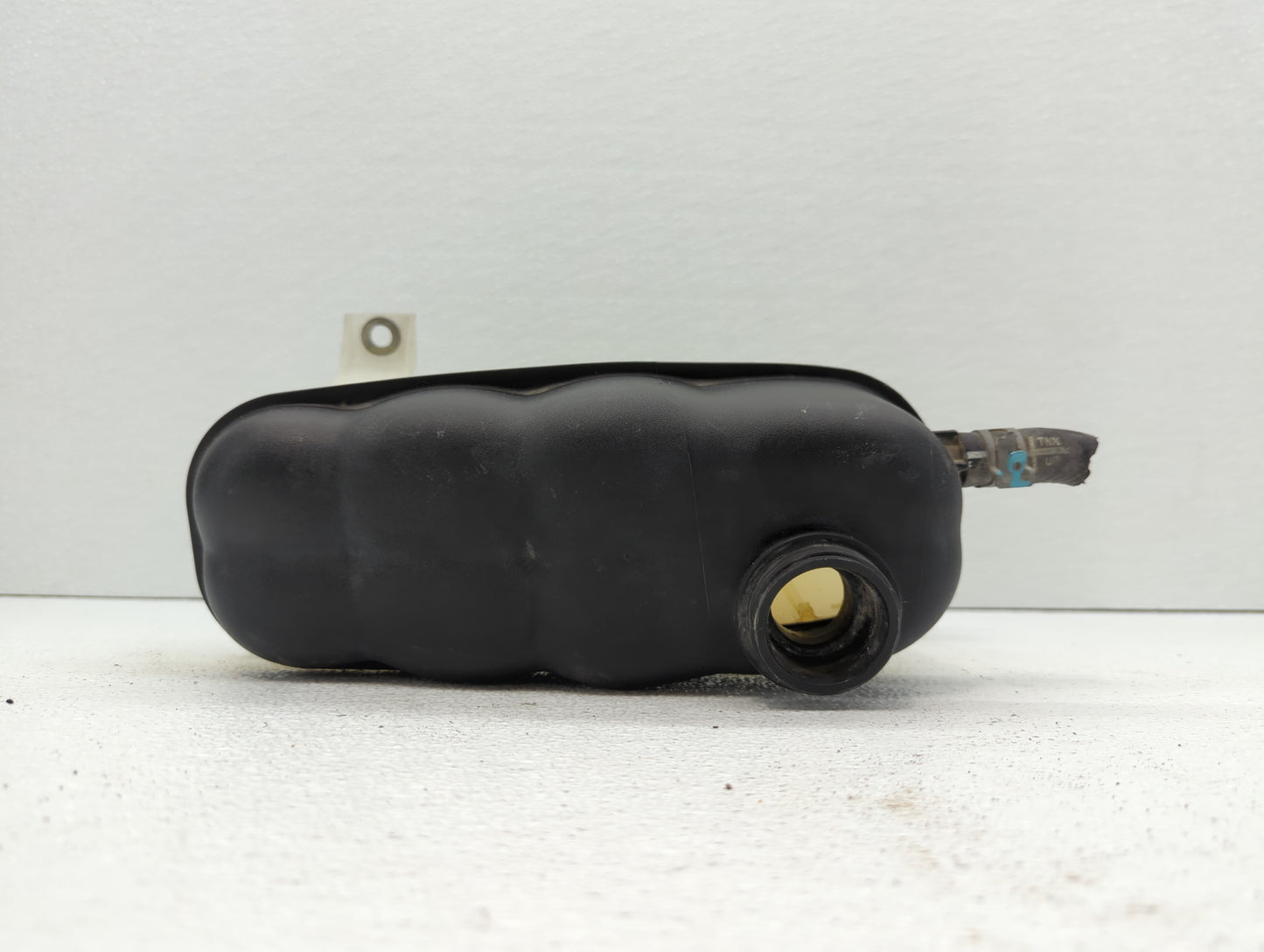2007 Cadillac Escalade Radiator Coolant Overflow Expansion Tank Bottle - Oemusedautoparts1.com