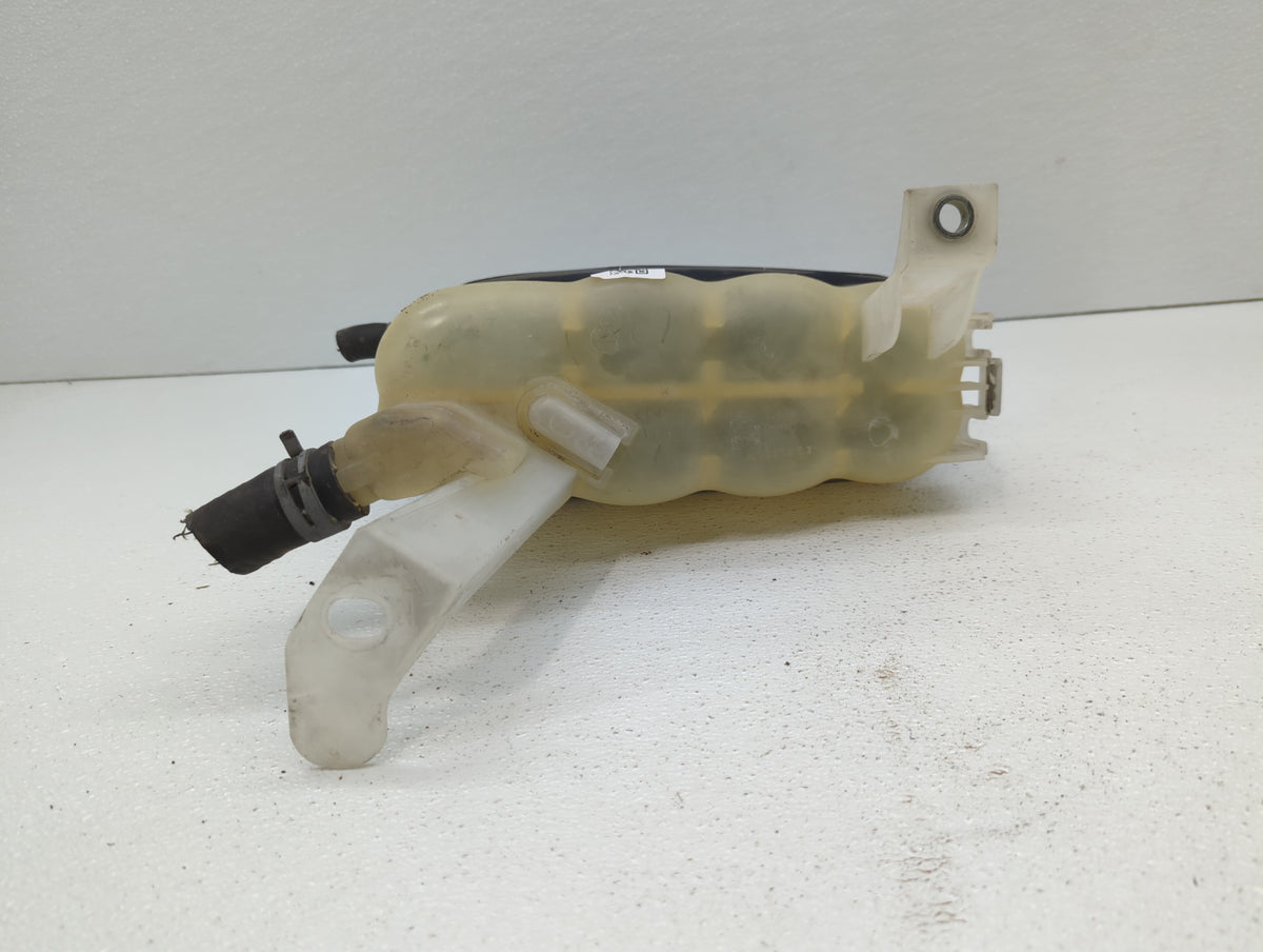 2007 Cadillac Escalade Radiator Coolant Overflow Expansion Tank Bottle - Oemusedautoparts1.com