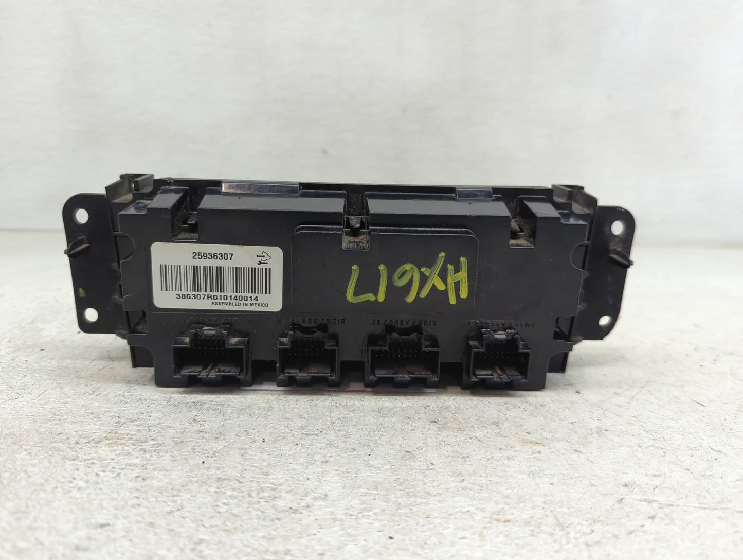 2007-2011 Cadillac Escalade Esv Climate Control Module Temperature AC/Heater Replacement P/N:25936307 Fits OEM Used Auto Par