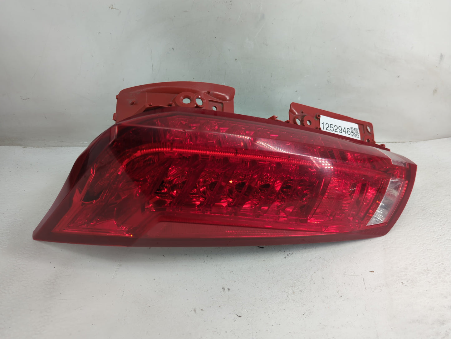 2010-2016 Cadillac Srx Tail Light Assembly Driver Left OEM Fits Fits 2010 2011 2012 2013 2014 2015 2016 OEM Used Auto Parts 