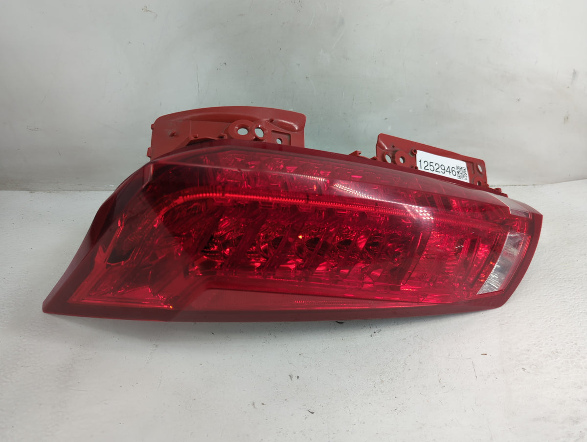 2010-2016 Cadillac Srx Tail Light Assembly Driver Left OEM P/N:22774014 NAL948311 Fits Fits 2010 2011 2012 2013 2014 2015 20