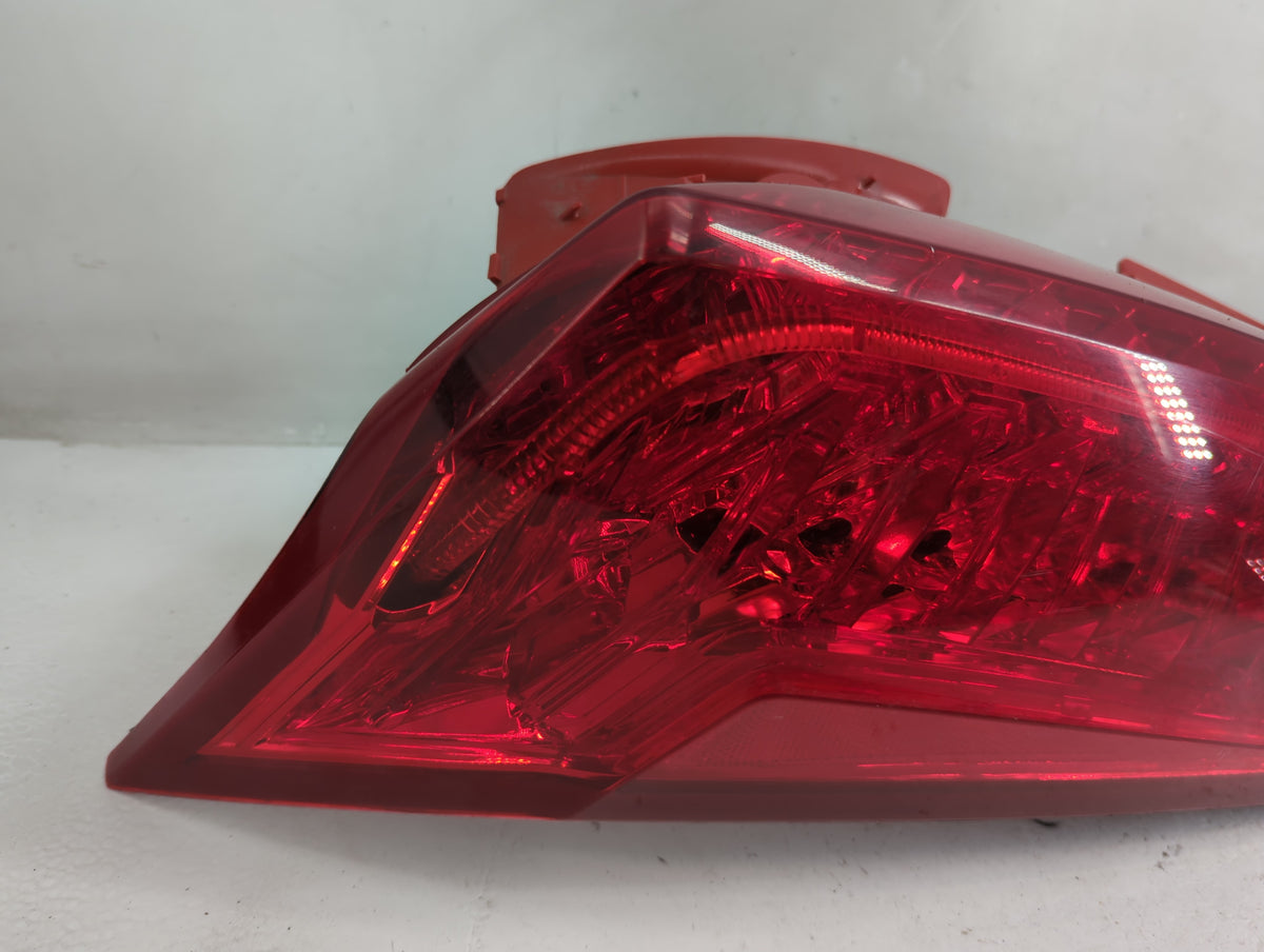 2010-2016 Cadillac Srx Tail Light Assembly Driver Left OEM P/N:22774014 NAL948311 Fits Fits 2010 2011 2012 2013 2014 2015 20