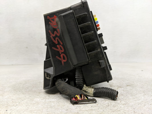 2010-2011 Cadillac Srx Fusebox Fuse Box Panel Relay Module P/N:15896994 Fits Fits 2010 2011 OEM Used Auto Parts