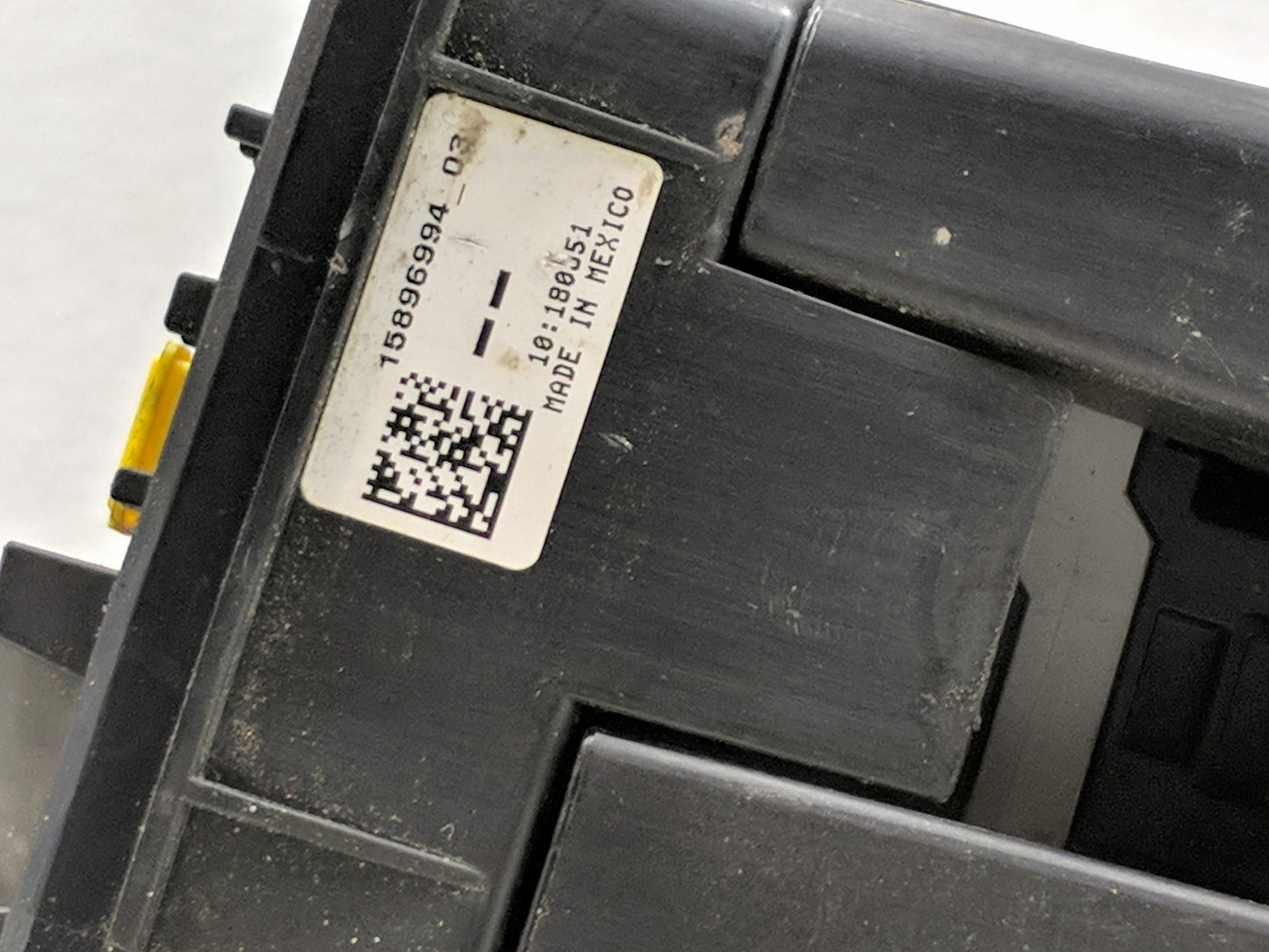 2010-2011 Cadillac Srx Fusebox Fuse Box Panel Relay Module P/N:15896994 Fits Fits 2010 2011 OEM Used Auto Parts - Oemusedaut