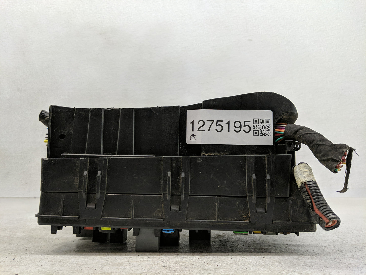 2010-2011 Cadillac Srx Fusebox Fuse Box Panel Relay Module P/N:15896994 Fits Fits 2010 2011 OEM Used Auto Parts - Oemusedaut