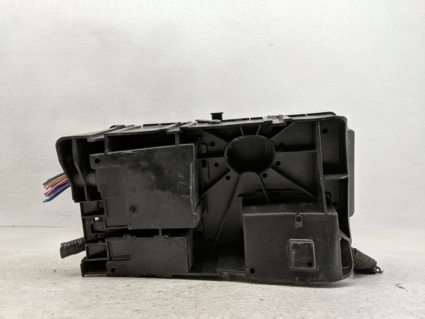 2010-2011 Cadillac Srx Fusebox Fuse Box Panel Relay Module P/N:15896994 Fits Fits 2010 2011 OEM Used Auto Parts - Oemusedaut