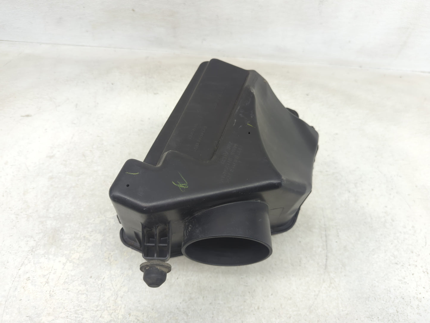 2011 Cadillac Srx Air Cleaner Intake-duct Hose Tube - Oemusedautoparts1.com