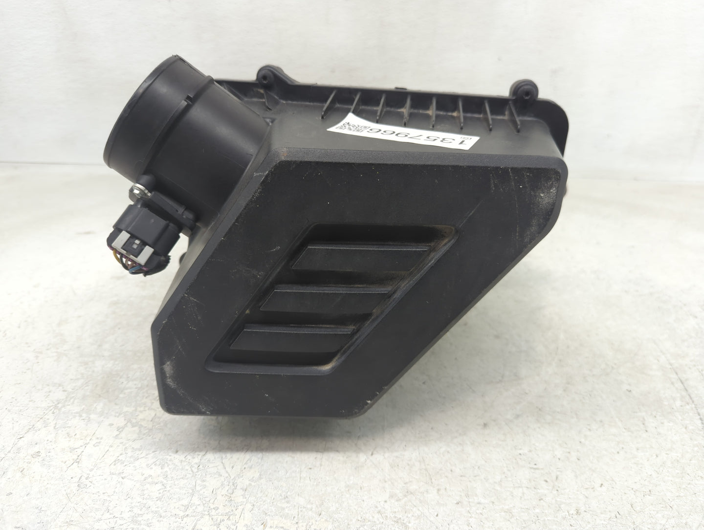 2011 Cadillac Srx Air Cleaner Intake-duct Hose Tube - Oemusedautoparts1.com