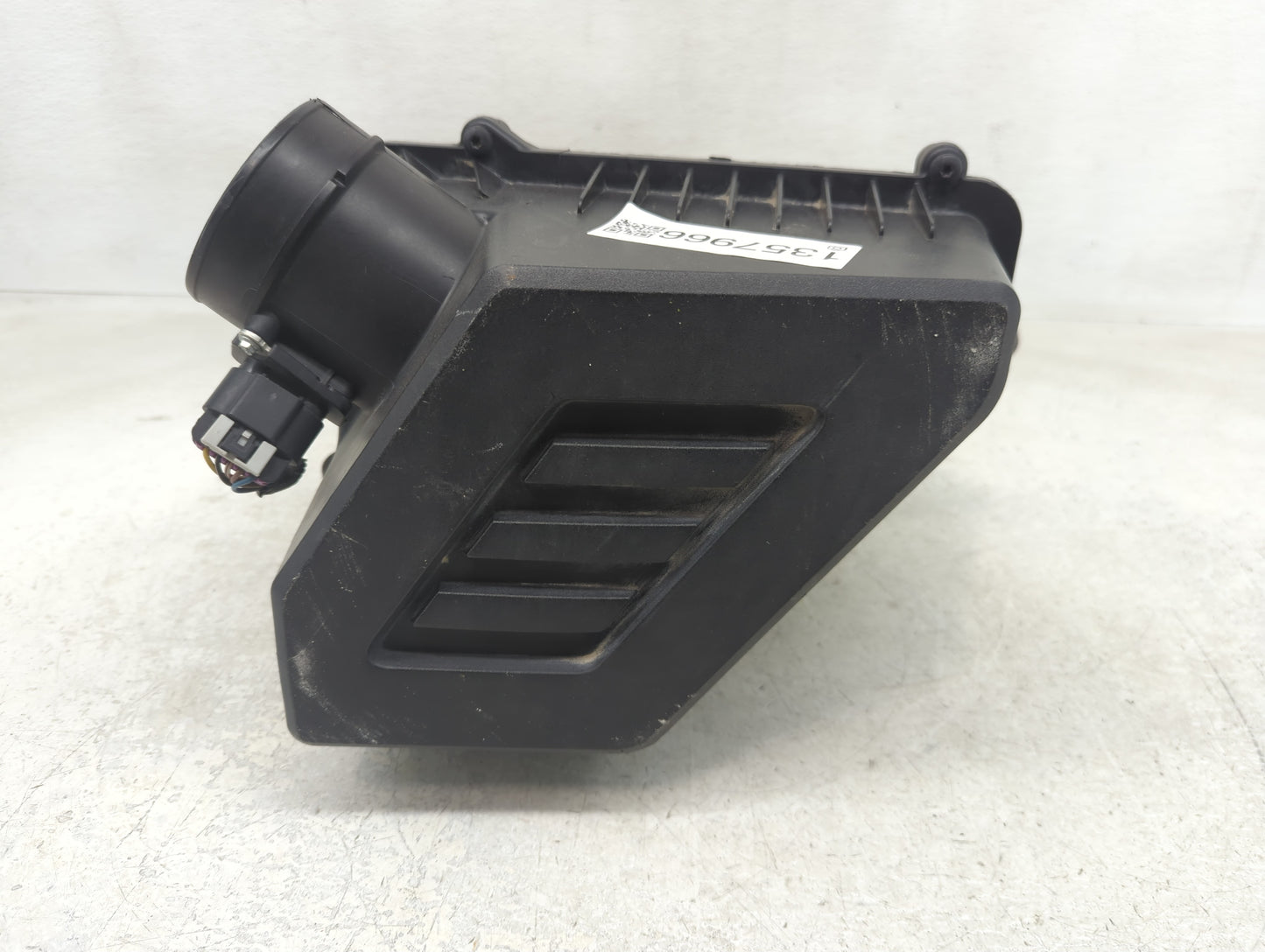 2011 Cadillac Srx Air Cleaner Intake-duct Hose Tube - Oemusedautoparts1.com