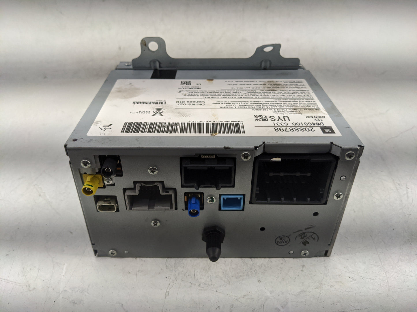 2011-2012 Cadillac Srx Radio AM FM Cd Player Receiver Replacement P/N:20888798 Fits Fits 2010 2011 2012 OEM Used Auto Parts 