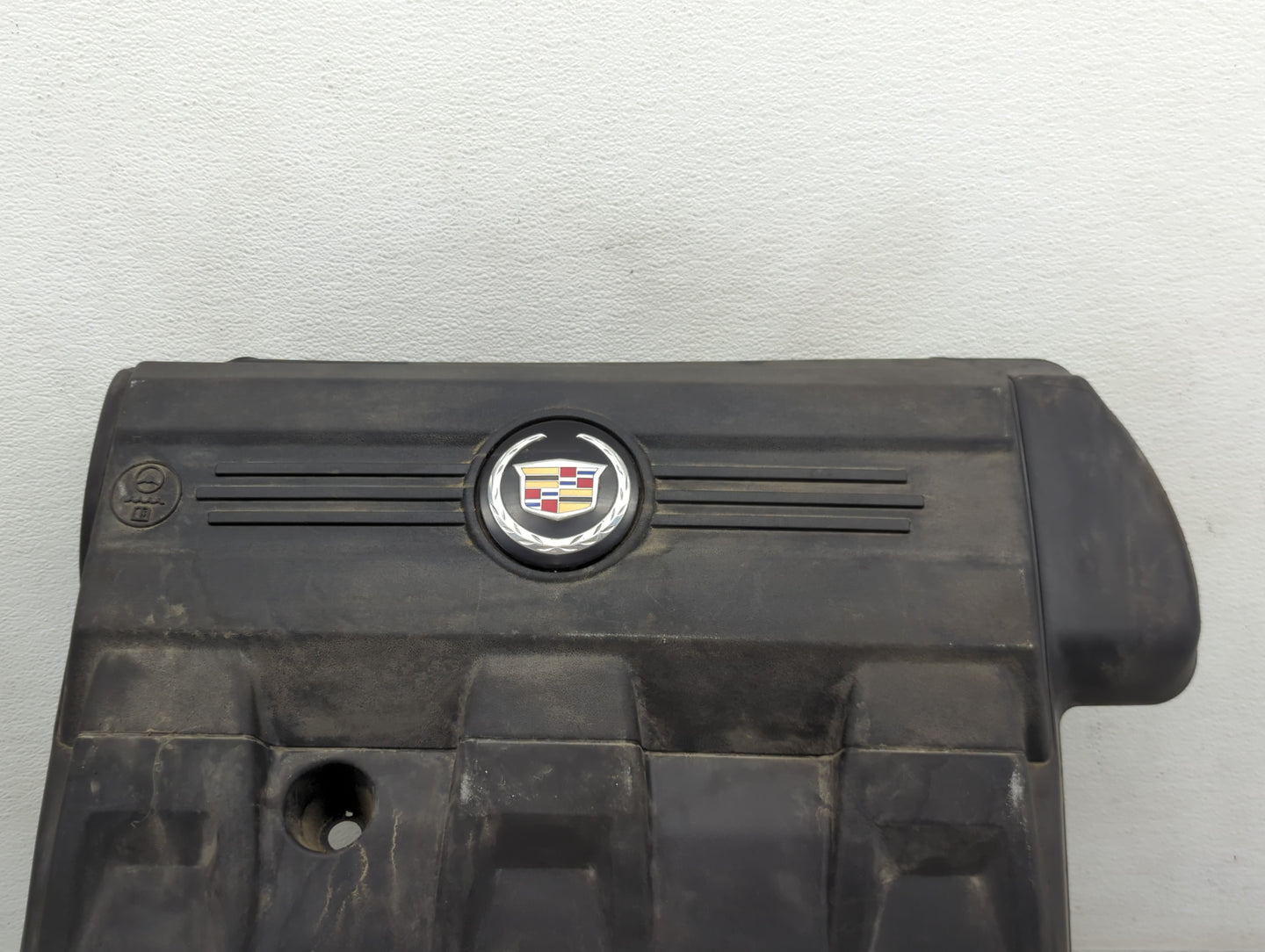 2011 Cadillac Srx Engine Cover - Oemusedautoparts1.com