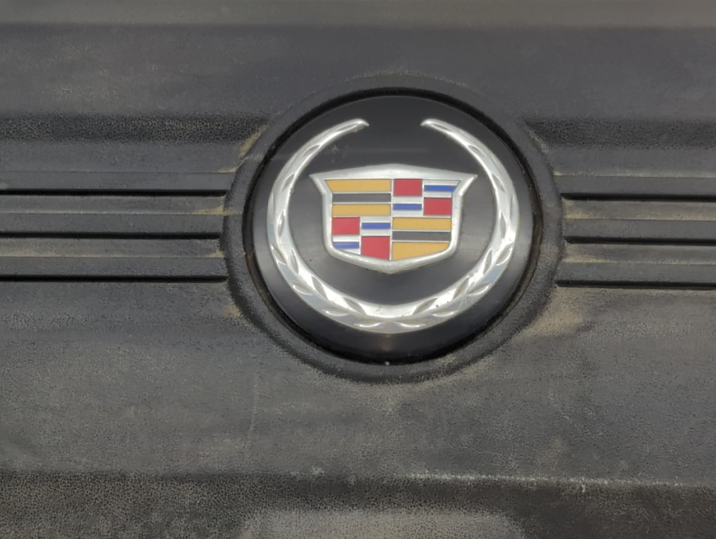 2011 Cadillac Srx Engine Cover - Oemusedautoparts1.com