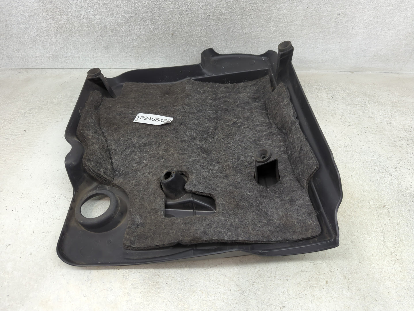 2011 Cadillac Srx Engine Cover - Oemusedautoparts1.com