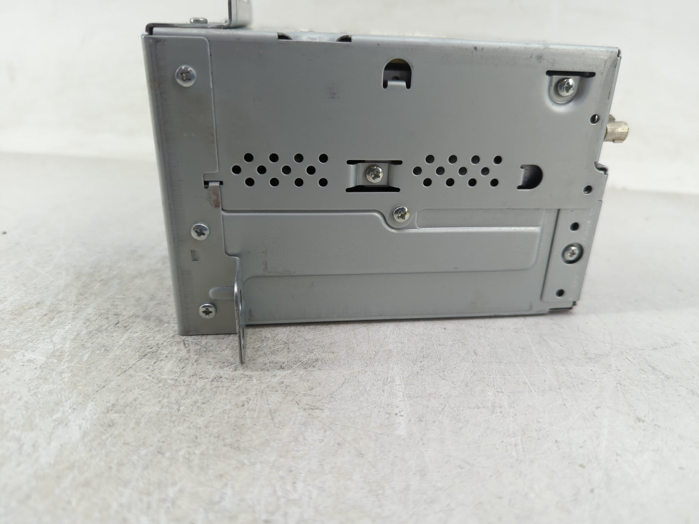 2011-2012 Cadillac Srx Radio AM FM Cd Player Receiver Replacement P/N:20983517 Fits Fits 2010 2011 2012 OEM Used Auto Parts 