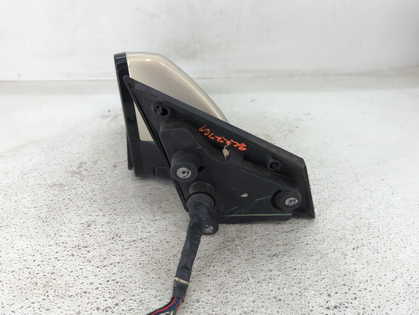 2010-2014 Cadillac Srx Driver Side View Mirror - Left Door Mirror OEM Used - Oemusedautoparts1.com