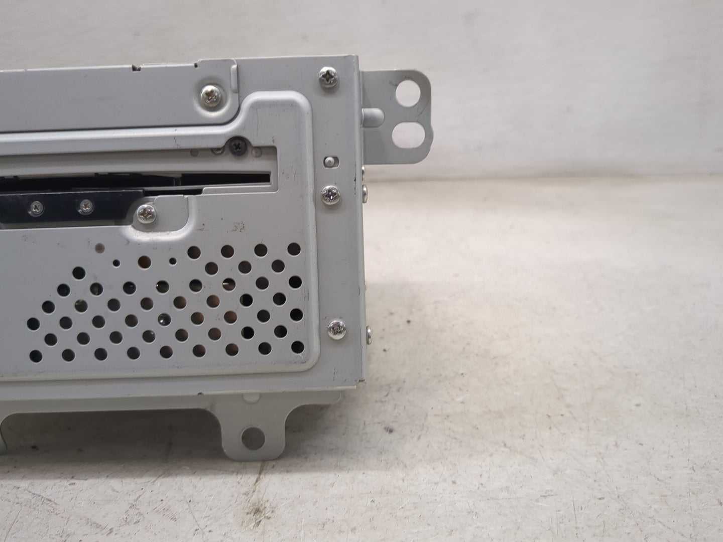 2011-2012 Cadillac Srx Radio AM FM Cd Player Receiver Replacement P/N:20972237 DW468100-6830 Fits Fits 2011 2012 OEM Used Au