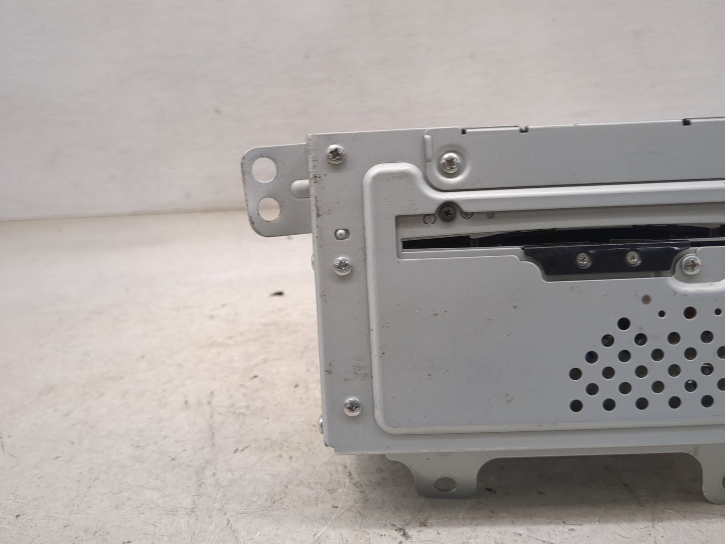 2011-2012 Cadillac Srx Radio AM FM Cd Player Receiver Replacement P/N:20972237 DW468100-6830 Fits Fits 2011 2012 OEM Used Au