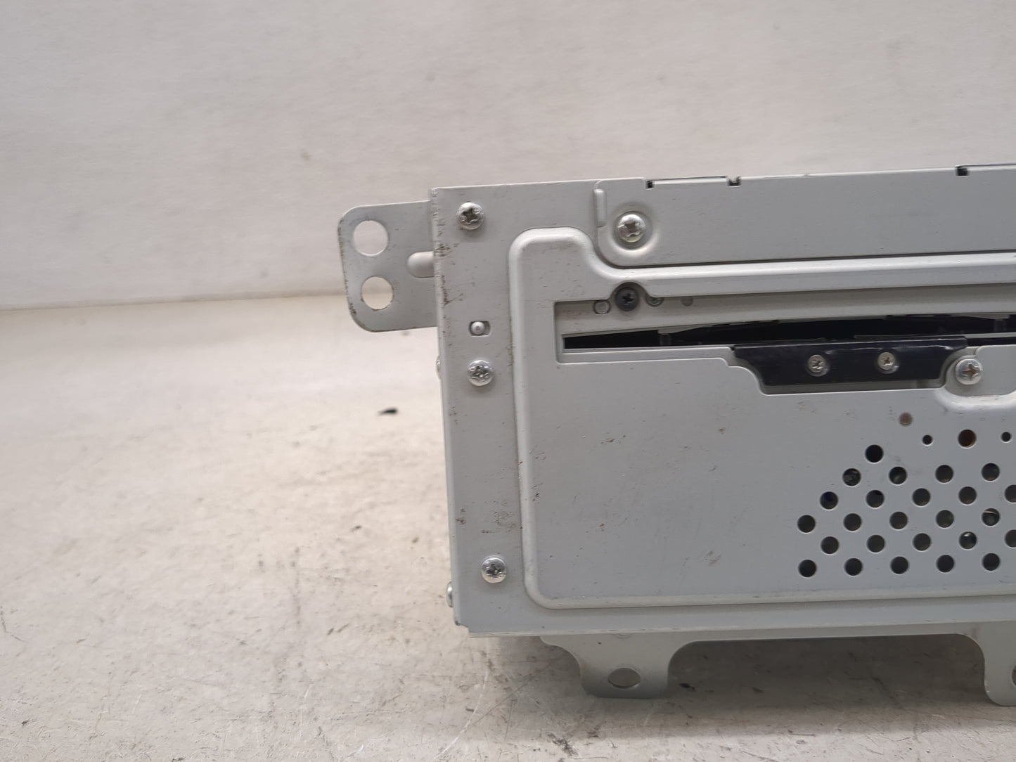 2011-2012 Cadillac Srx Radio AM FM Cd Player Receiver Replacement P/N:20972237 DW468100-6830 Fits Fits 2011 2012 OEM Used Au