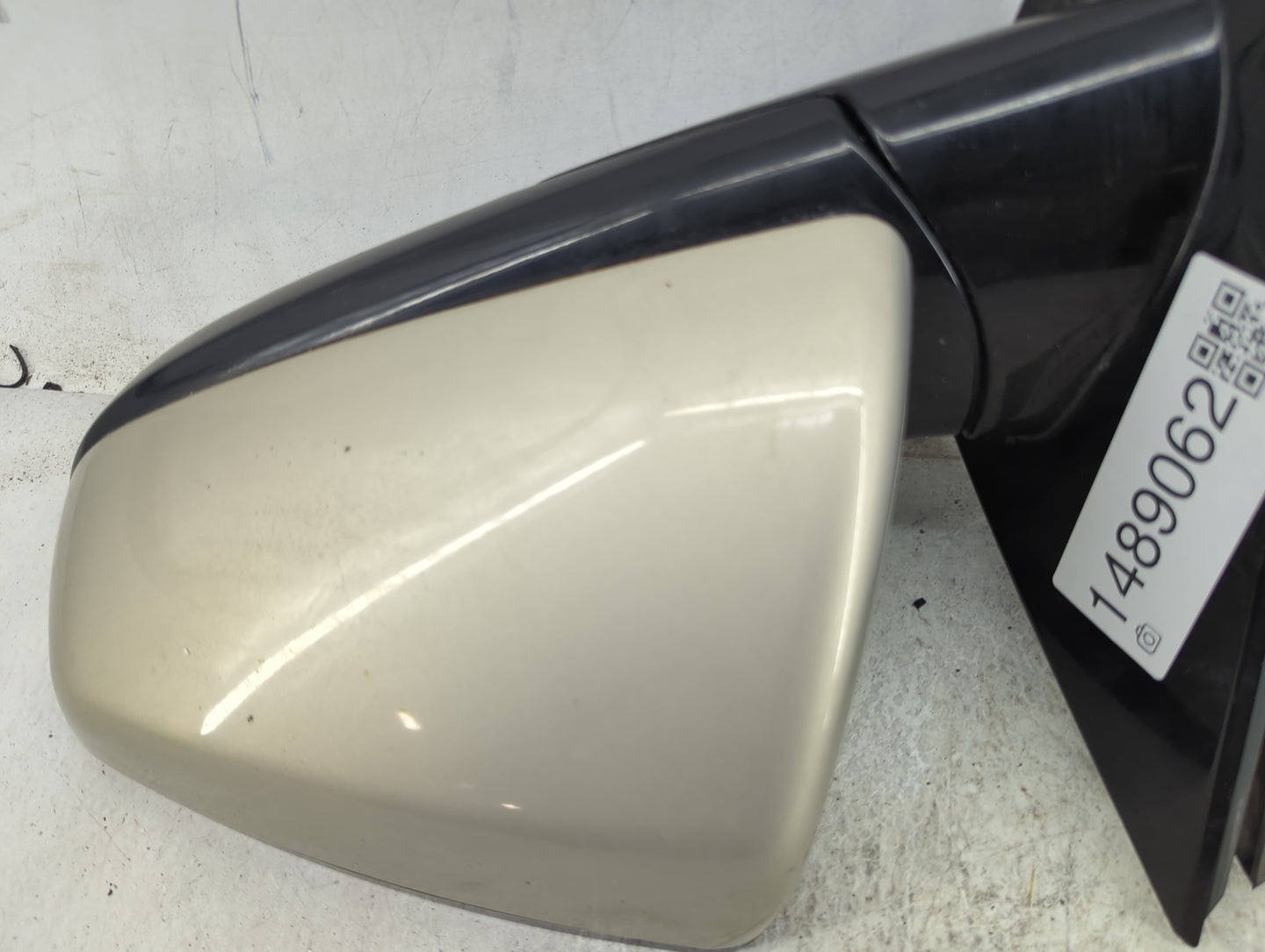 2010-2014 Cadillac Srx Driver Side View Mirror - Left Door Mirror OEM Used - Oemusedautoparts1.com