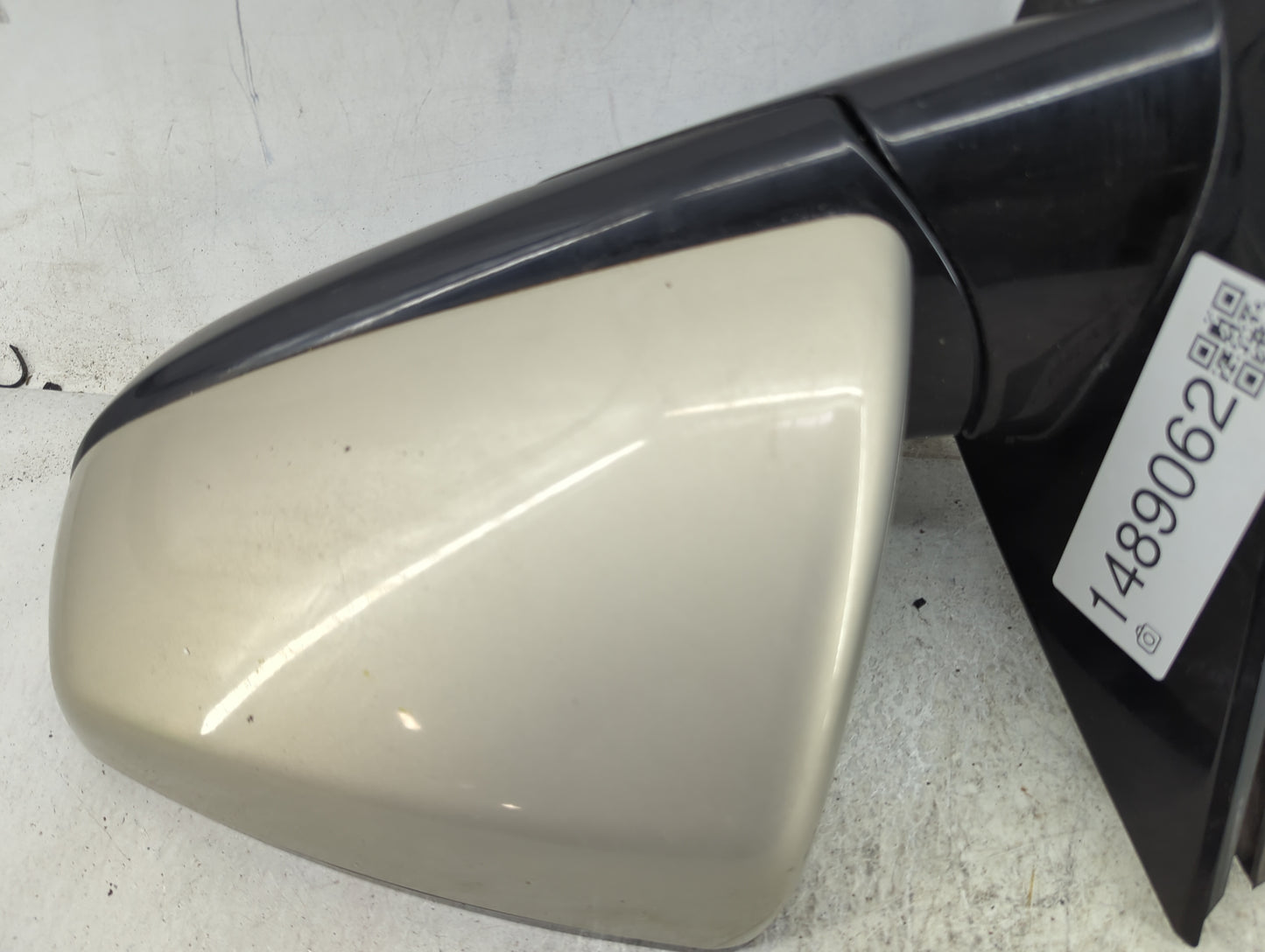 2010-2014 Cadillac Srx Driver Side View Mirror - Left Door Mirror OEM Used - Oemusedautoparts1.com