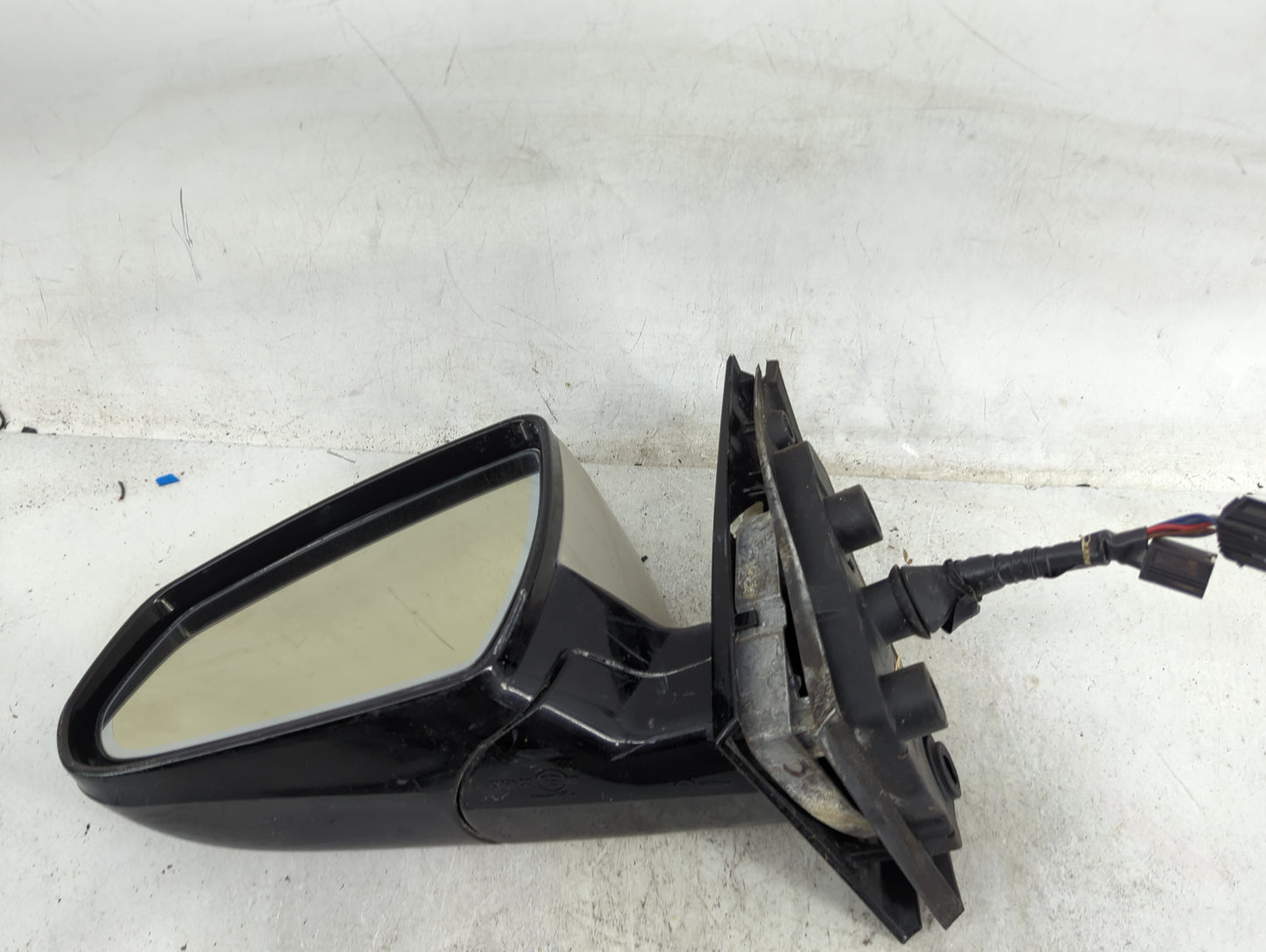 2010-2014 Cadillac Srx Driver Side View Mirror - Left Door Mirror OEM Used - Oemusedautoparts1.com