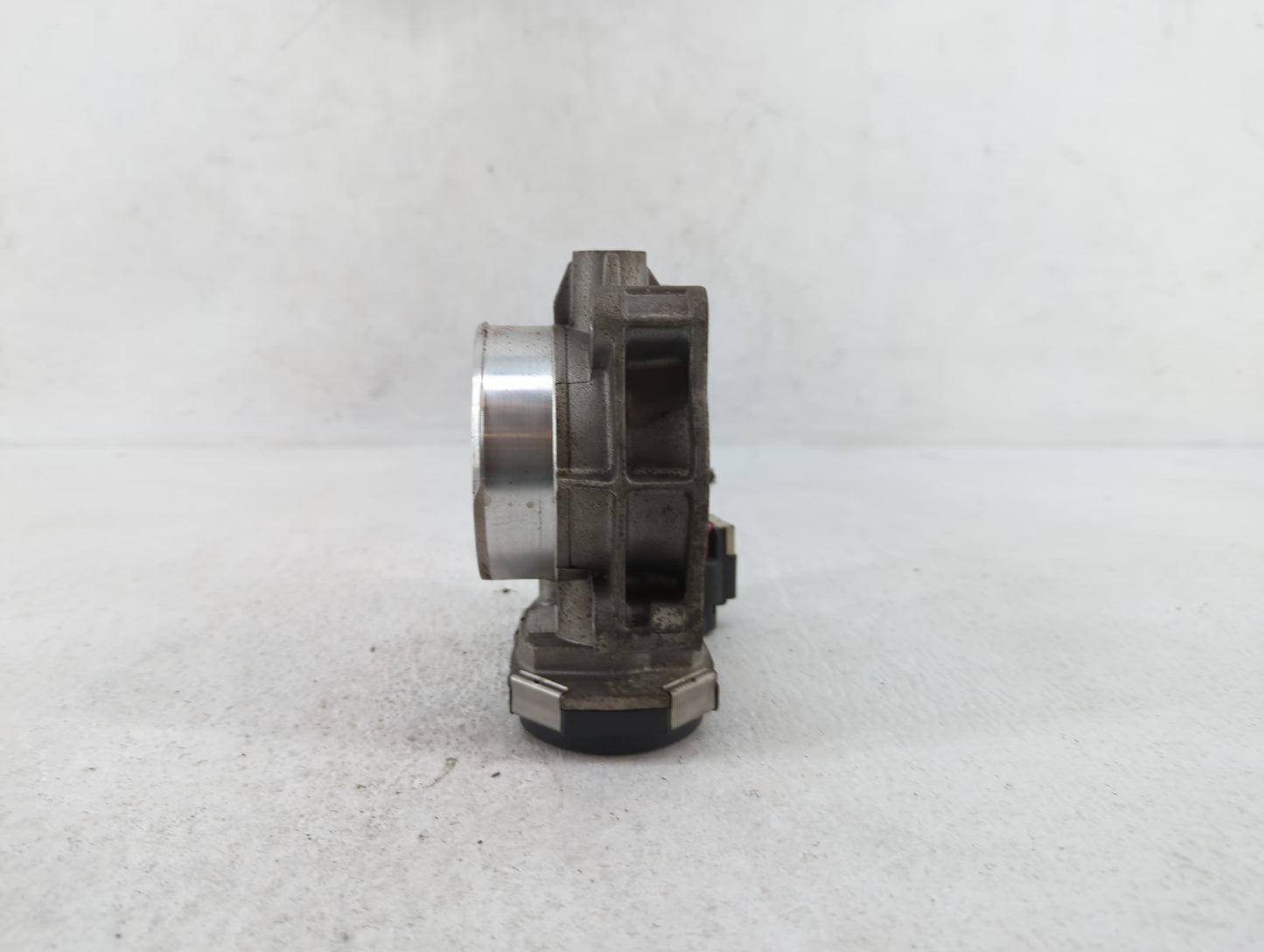 2007-2011 Cadillac Srx Throttle Body P/N:994AA Fits Fits 2007 2008 2009 2010 2011 2012 OEM Used Auto Parts - Oemusedautopart