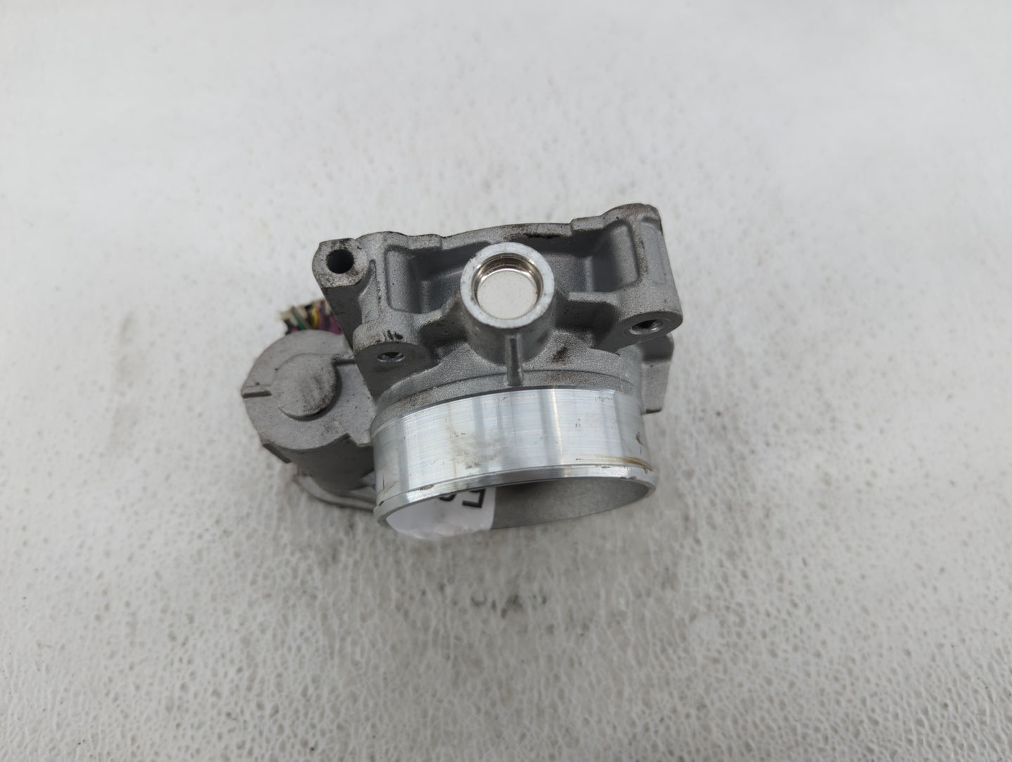 2007-2011 Cadillac Srx Throttle Body P/N:994AA Fits Fits 2007 2008 2009 2010 2011 2012 OEM Used Auto Parts - Oemusedautopart