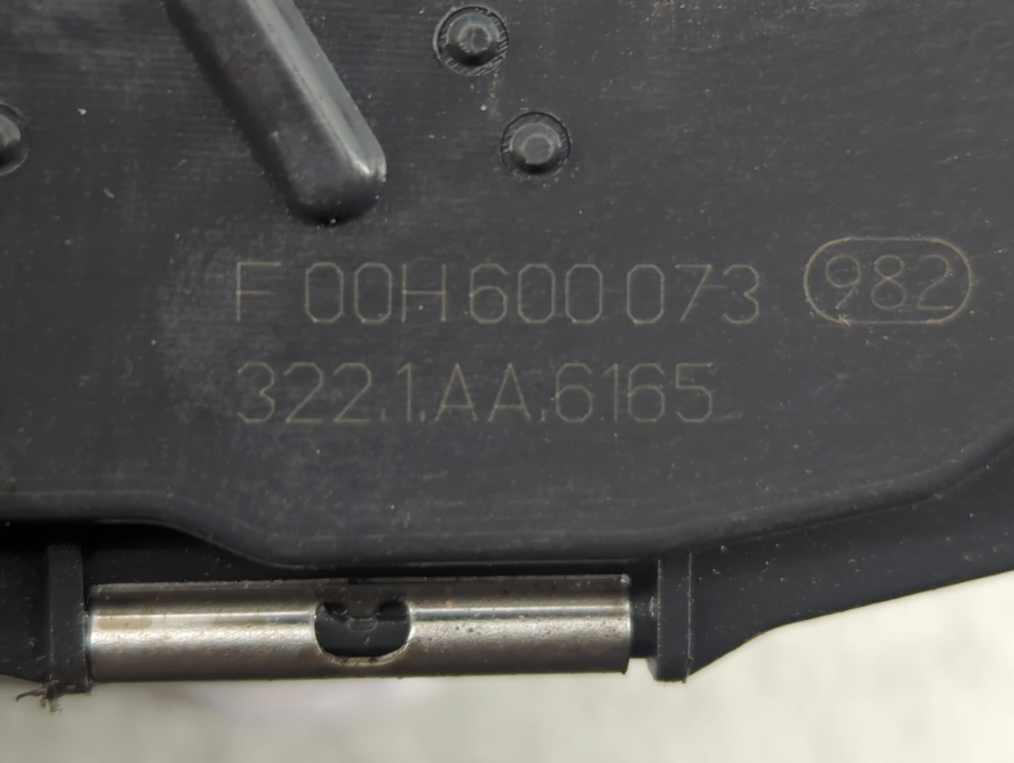 2007-2011 Cadillac Srx Throttle Body P/N:994AA Fits Fits 2007 2008 2009 2010 2011 2012 OEM Used Auto Parts - Oemusedautopart