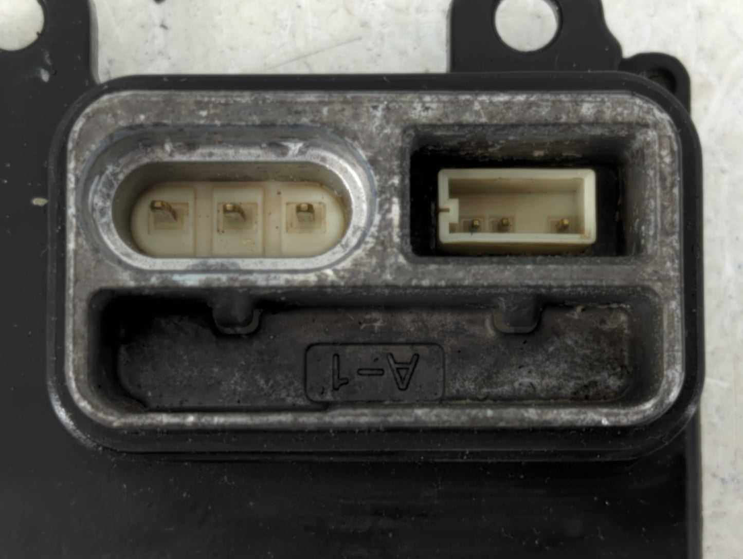 2011 Cadillac Srx Headlight Ballast Head Light - Oemusedautoparts1.com