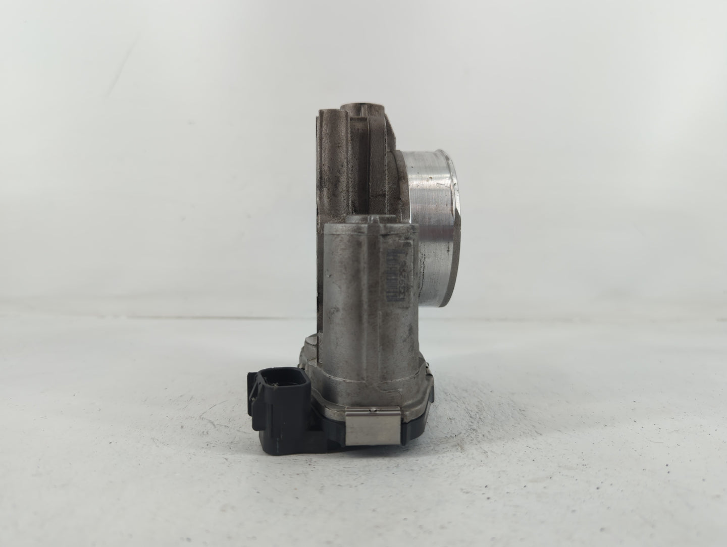 2007-2011 Cadillac Srx Throttle Body P/N:3509AA994AA 3509AA994AA8684C Fits Fits 2007 2008 2009 2010 2011 2012 OEM Used Auto 