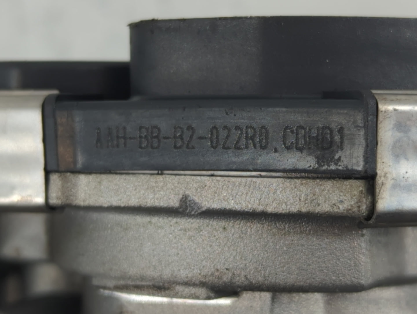 2007-2011 Cadillac Srx Throttle Body P/N:3509AA994AA 3509AA994AA8684C Fits Fits 2007 2008 2009 2010 2011 2012 OEM Used Auto 