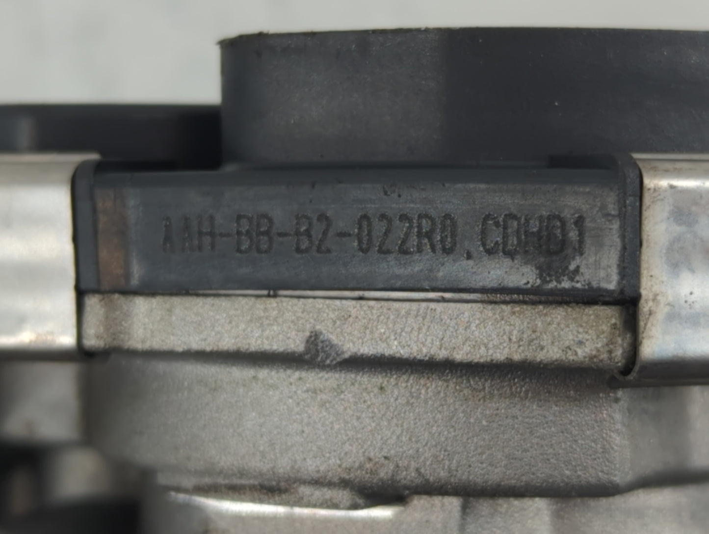 2007-2011 Cadillac Srx Throttle Body P/N:3509AA994AA 3509AA994AA8684C Fits Fits 2007 2008 2009 2010 2011 2012 OEM Used Auto 