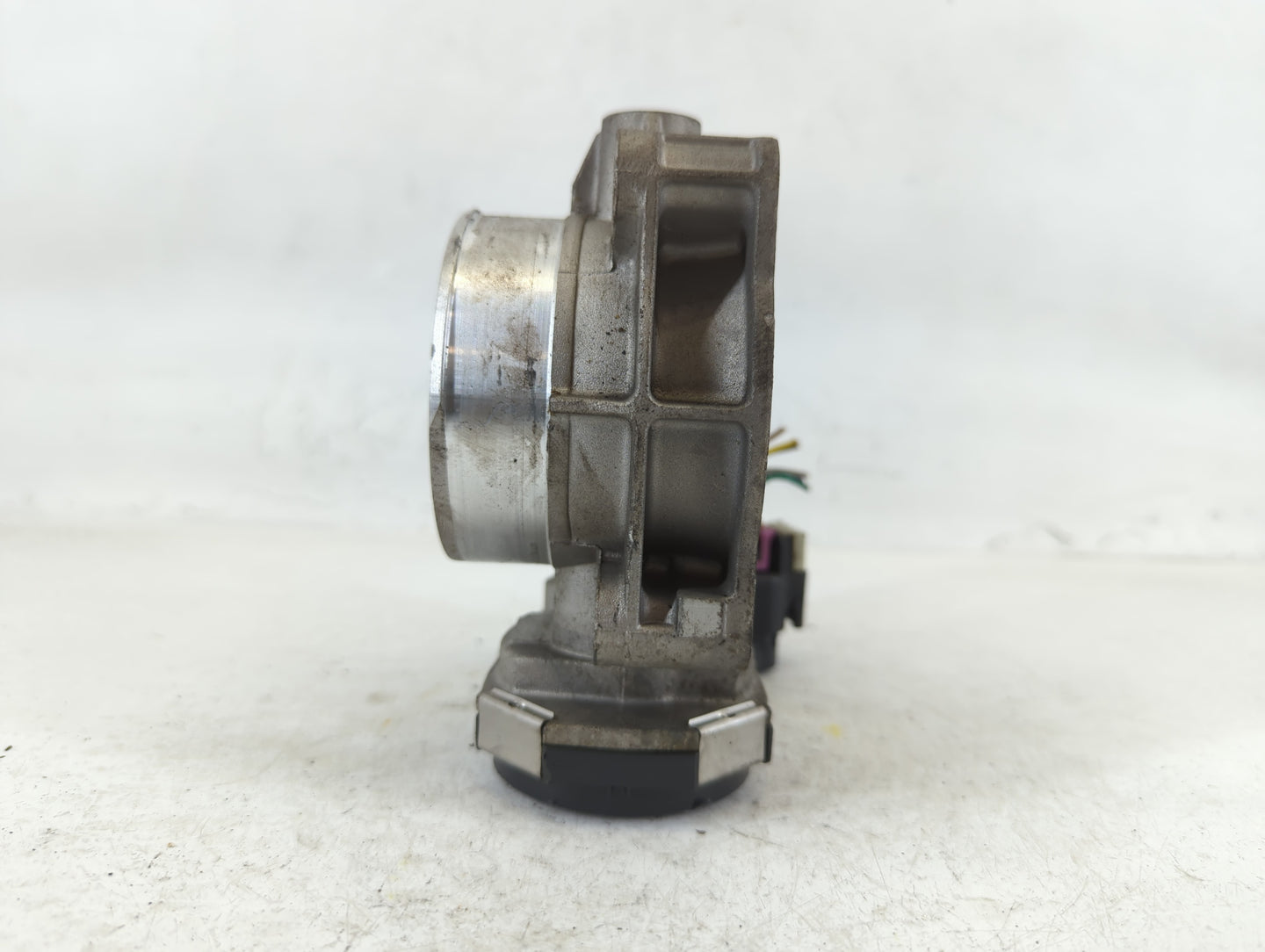 2007-2011 Cadillac Srx Throttle Body P/N:004AA2070C Fits Fits 2007 2008 2009 2010 2011 2012 OEM Used Auto Parts - Oemusedaut