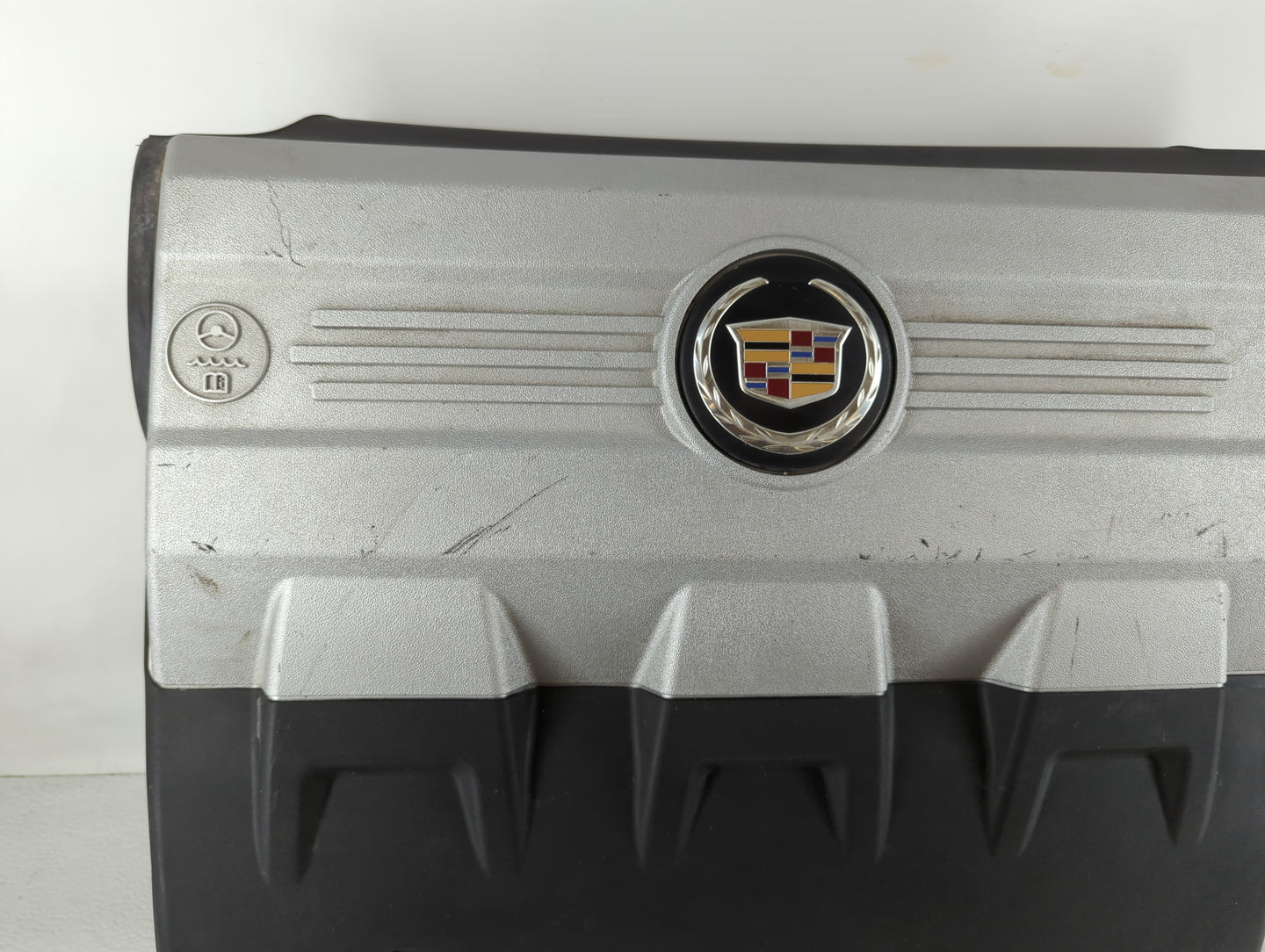 2011 Cadillac Srx Engine Cover - Oemusedautoparts1.com