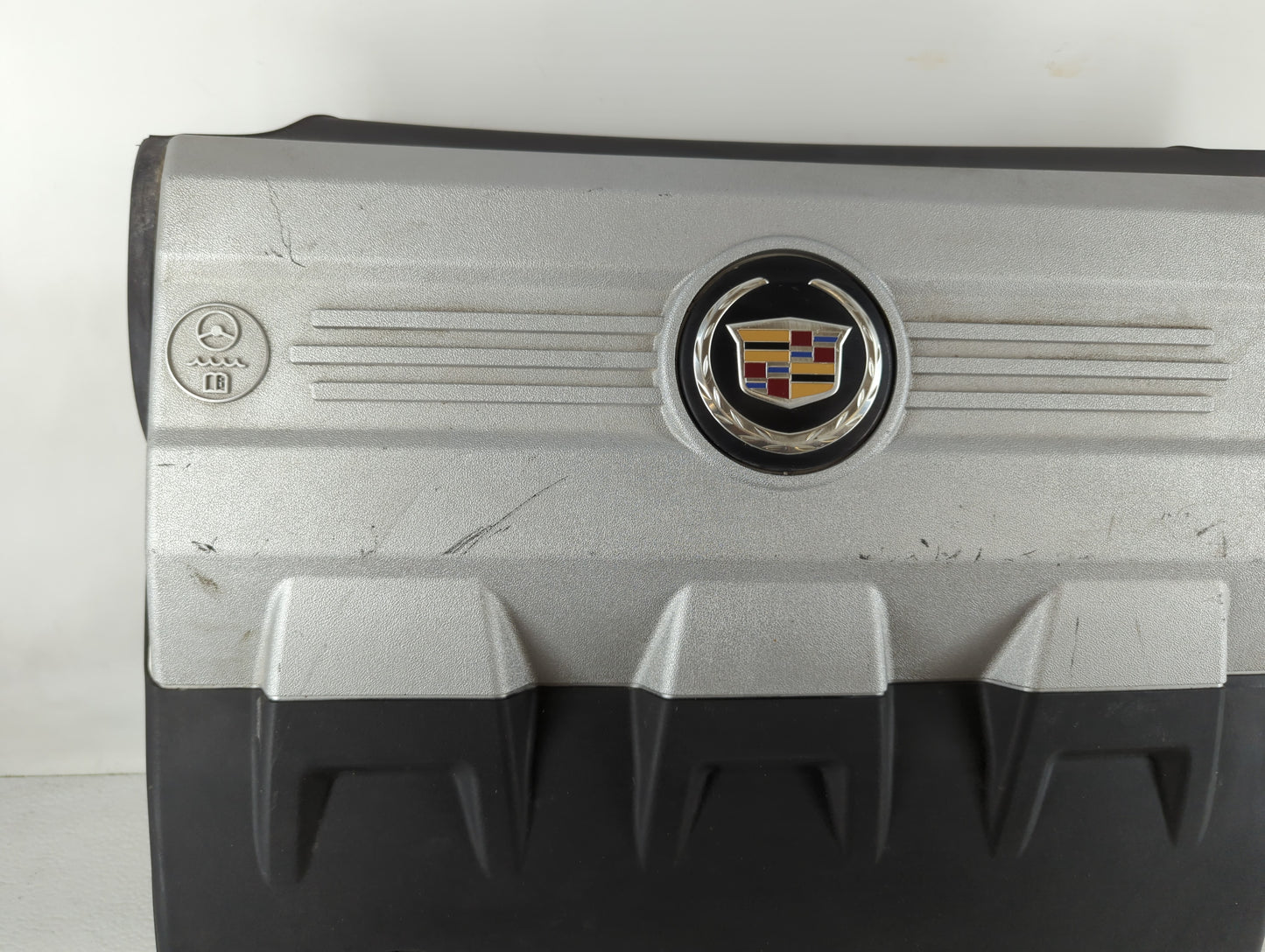 2011 Cadillac Srx Engine Cover - Oemusedautoparts1.com