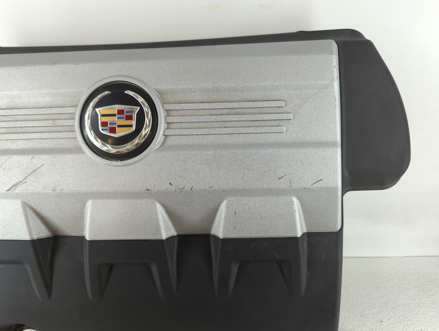 2011 Cadillac Srx Engine Cover - Oemusedautoparts1.com